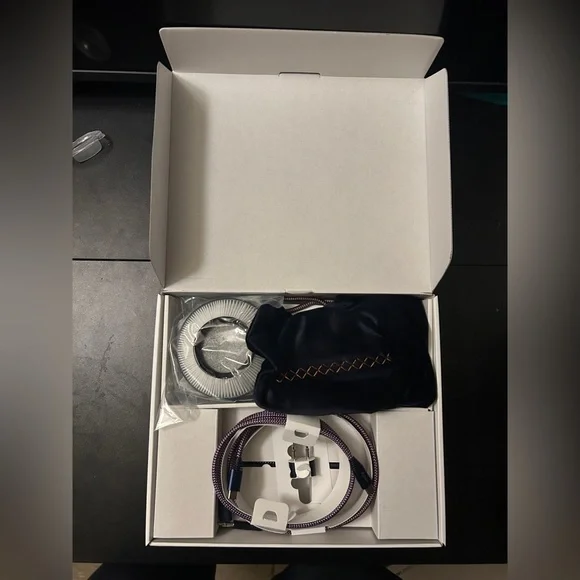 Dyson Stylish Blue and Silver Over-Ear Headphones - Picture 6 of 9